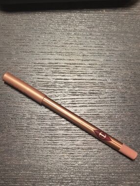 Charlotte Tilbury Iconic Nude Lipliner